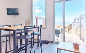 Appartement Pour 3 Personnes Sur La Plage Les Pieds Dans Leau